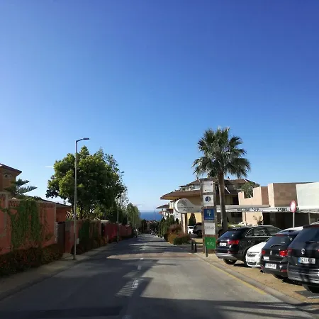 Av. Del Higueron *